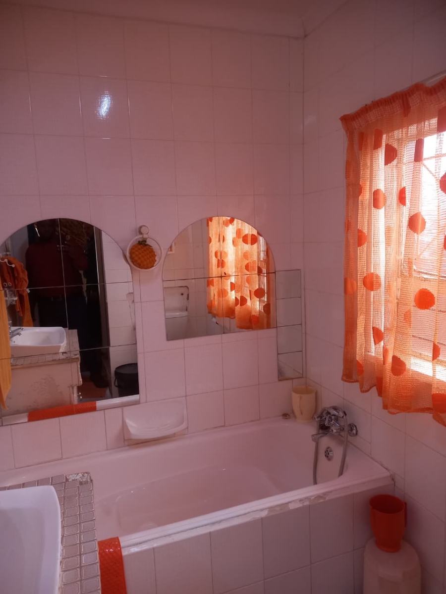 4 Bedroom Property for Sale in Manzil Park North West